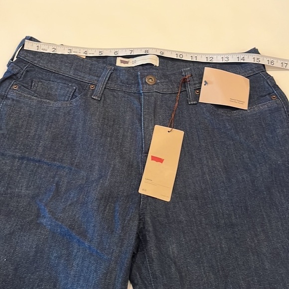 NWT Levi’s Bermuda Shorts Size 10/30 - Picture 4 of 16